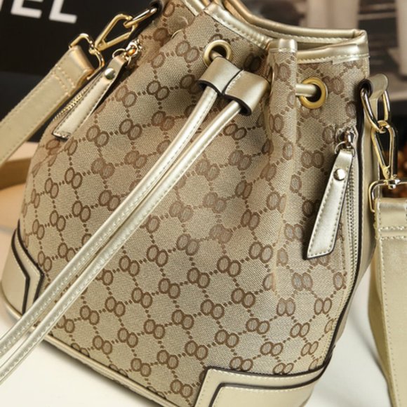 Checked shoulder bag